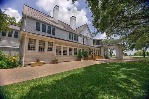 photo of the front of the Great Oaks Recovery center Main House - Great Oaks - About Us - Houston Drug Rehab Admissions - Addiction Treatment near Houston